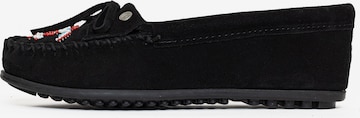 Mocassin 'Thunderbird' Minnetonka en noir : devant