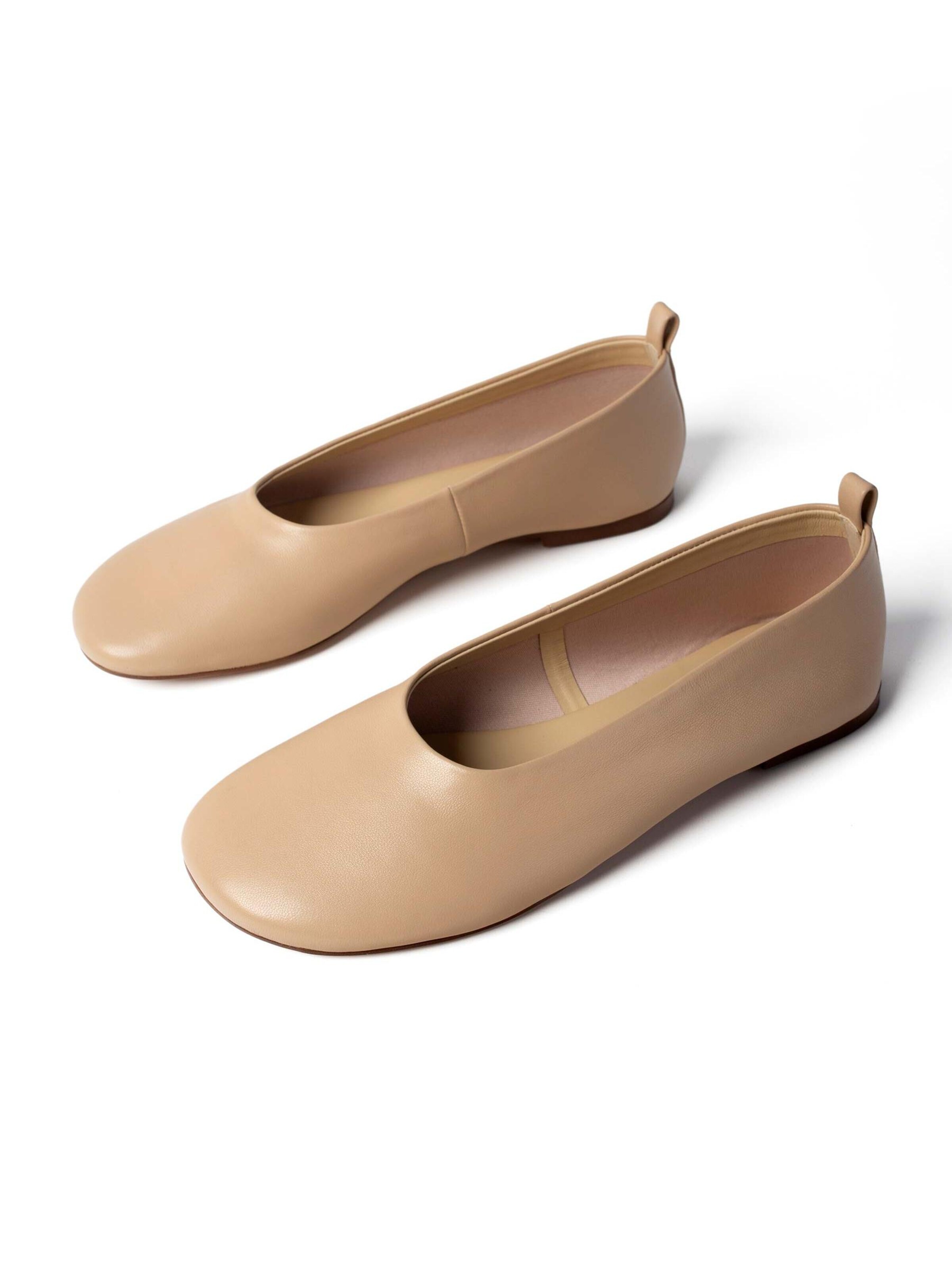 L37 HANDMADE SHOES Instappers 'HARMONY STEPS' in Beige