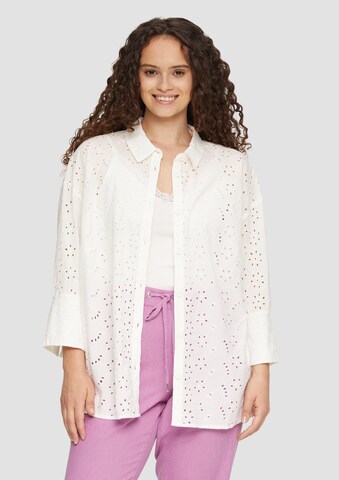 QS Blouse in White: front