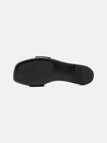 Calvin Klein Mule in Black