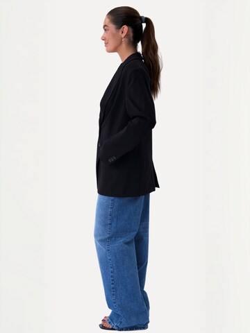 TEESHOPPEN - Blazer ' Classic ' em preto