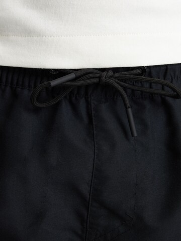 Shorts de bain 'Soll' CHASIN' en noir