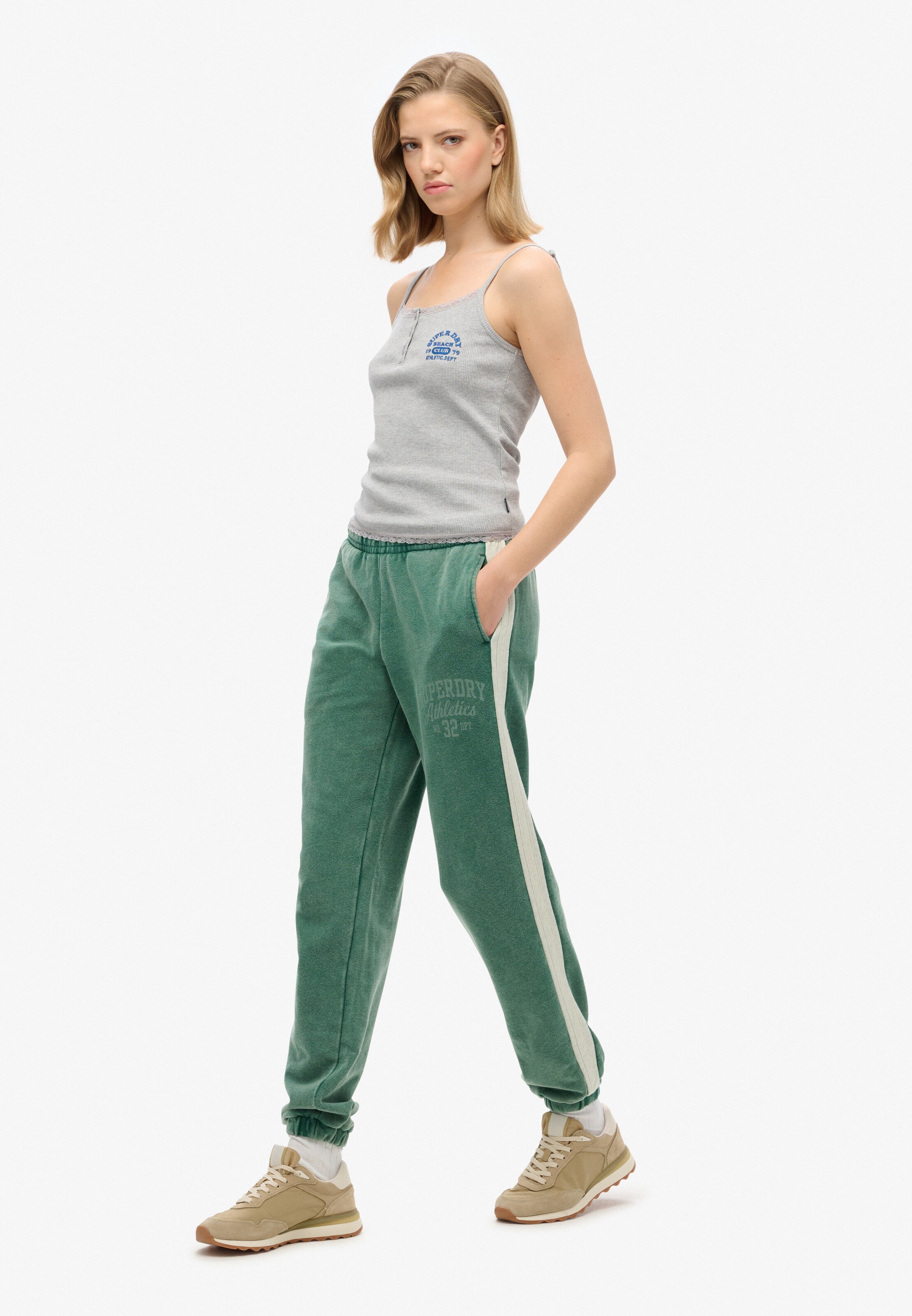 Effilé Pantalon Superdry en vert