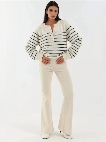 Hiccup - Pullover em branco