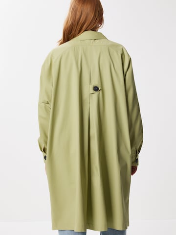 Happiness İstanbul Mantel in Grün