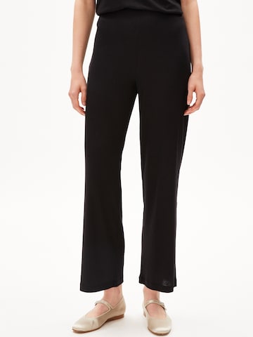 ARMEDANGELS Regular Pants in Black: front