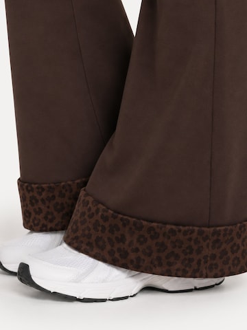 Coupe slim Leggings ' Lithara Solid ' Smilodox en marron