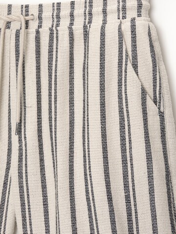 Pull&Bear Loose fit Pants in White
