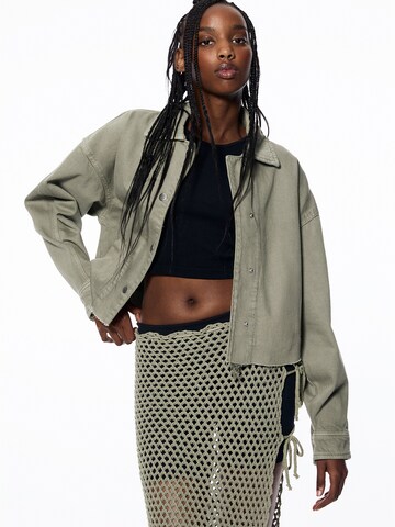 Veste mi-saison Pull&Bear en vert : devant