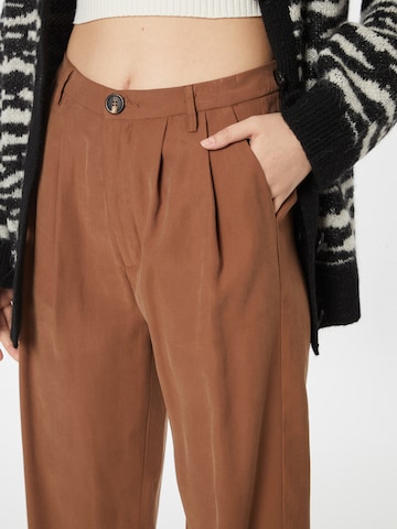 Moves Loose fit Pleat-Front Pants 'Nimma' in Brown