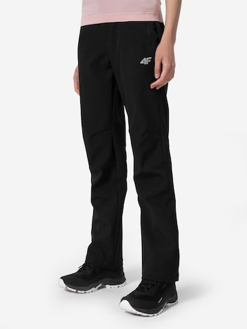 4F Regular Outdoor trousers in Black: front