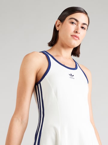 Robe ADIDAS ORIGINALS en blanc