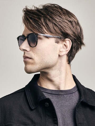 SINNER Sunglasses in Black