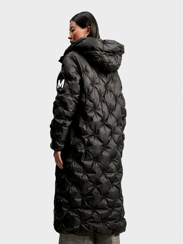 Lola Casademunt - Abrigo de invierno en negro