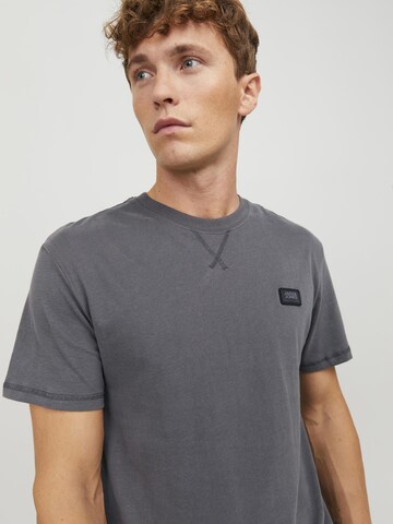 JACK & JONES Bluser & t-shirts i grå