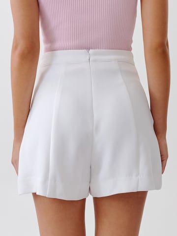 Tussah Normální Kalhoty – bílá: zadní strana
