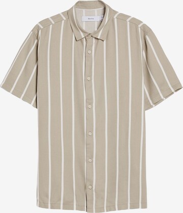 Chemise Bershka en beige : devant