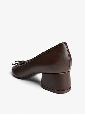 Décolleté 'TACON' di Bershka in marrone