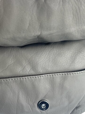Kumixi Handtasche in Grau