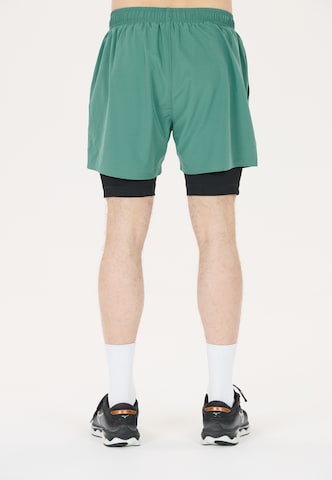 Virtus Regular Shorts 'Zayne' in Grün