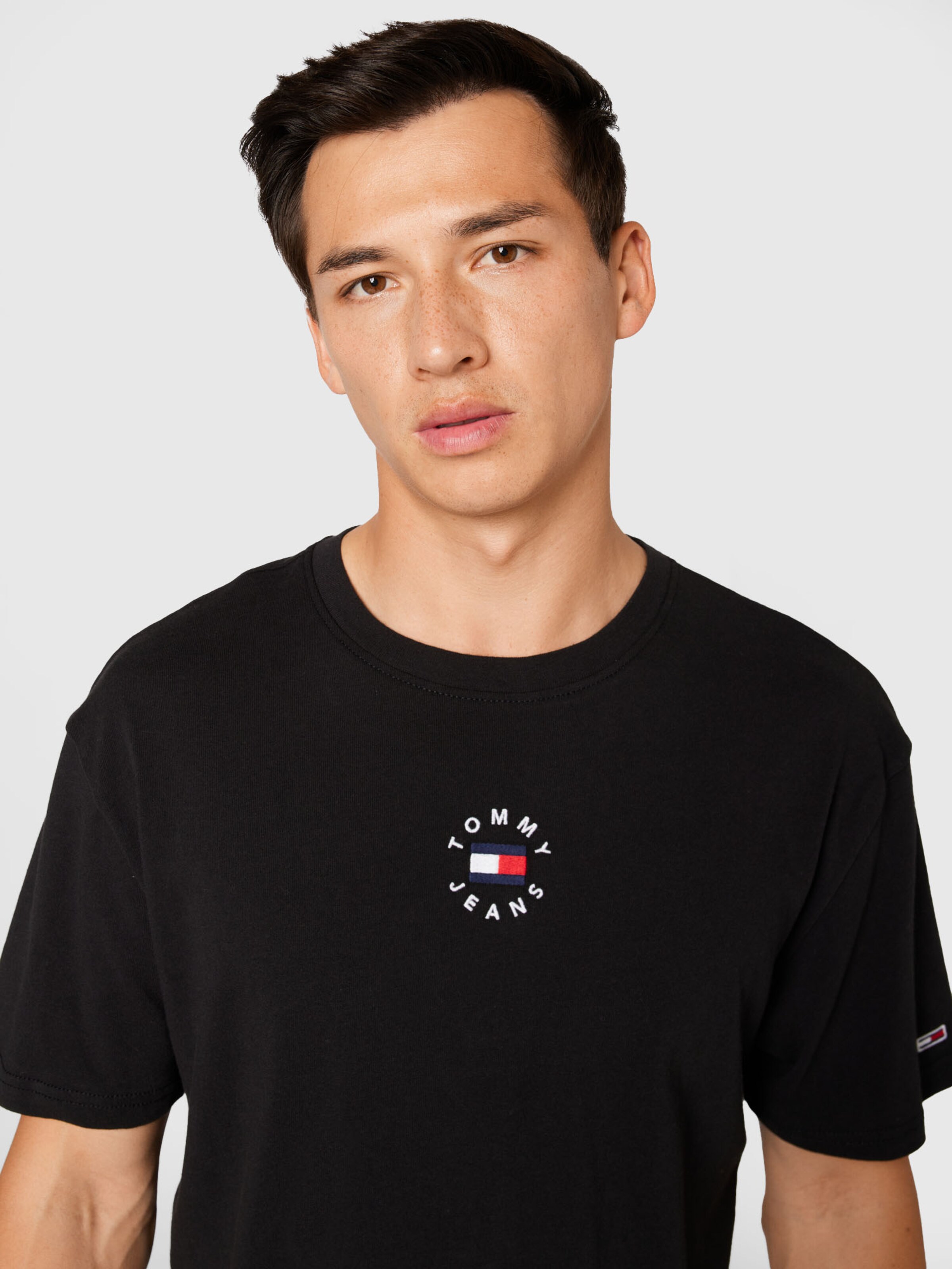 Männer Große Größen Tommy Jeans T-Shirt in Schwarz - UO61225 Männer Große Größen Tommy Jeans T-Shirt in Schwarz - UO61225