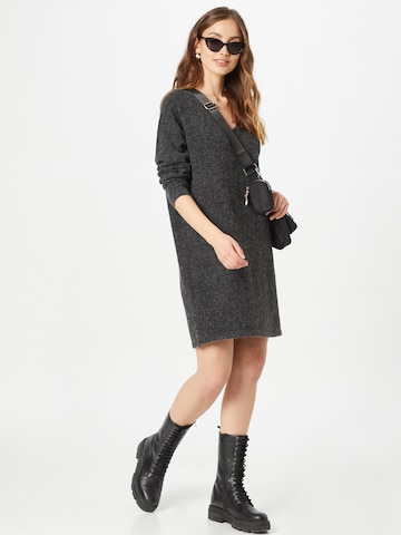 VERO MODA Knitted dress 'DOFFY' in Grey