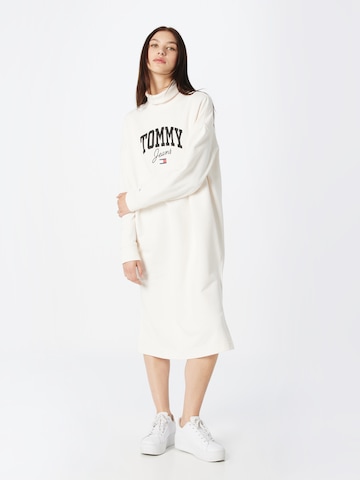 Tommy Jeans Jurk in Wit: voorkant