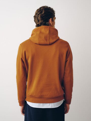 Next - Sudadera en marrón
