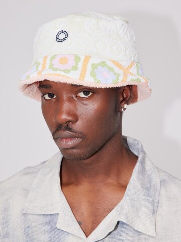 ABOUT YOU REBIRTH STUDIOS Hat 'Easy Breezy' i beige: forside