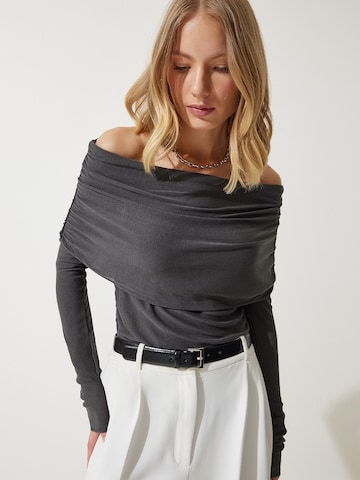 Happiness İstanbul Tröja i grå