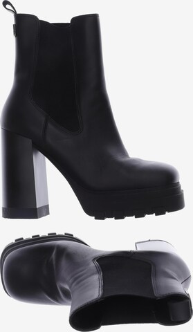 Tommy Jeans Dress Boots in 40 in Black: front