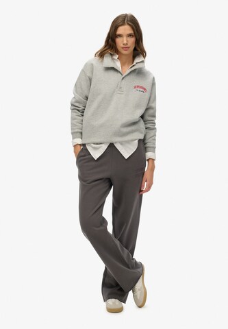 Superdry Regular Broek in Grijs