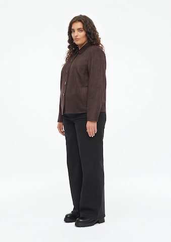Veste mi-saison s.Oliver en marron : sur le côté
