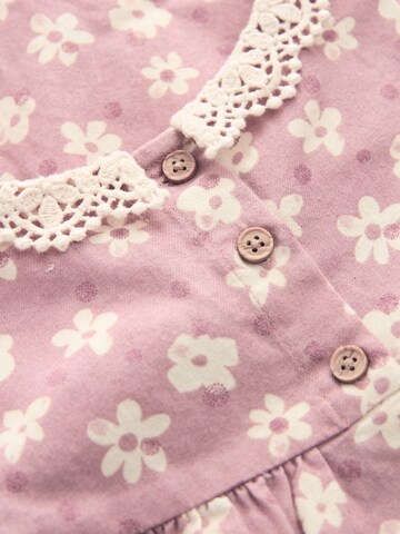 Next Set in Pink