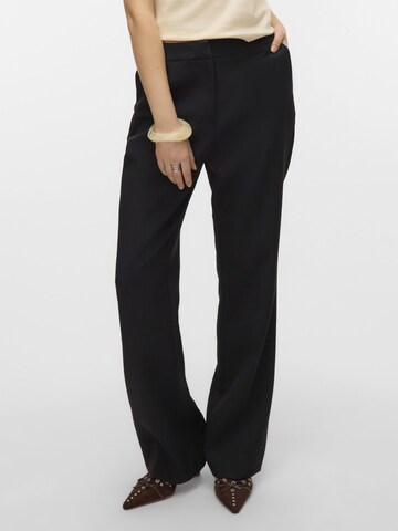 Regular Pantalon 'AWHAZEL' VERO MODA en noir