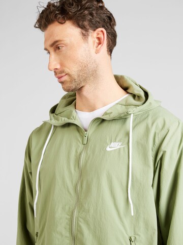 Geacă de primăvară-toamnă de la Nike Sportswear pe verde