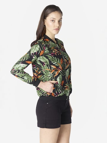 KOROSHI Between-Season Jacket in Black