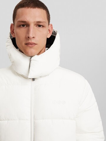 Veste mi-saison Bershka en blanc