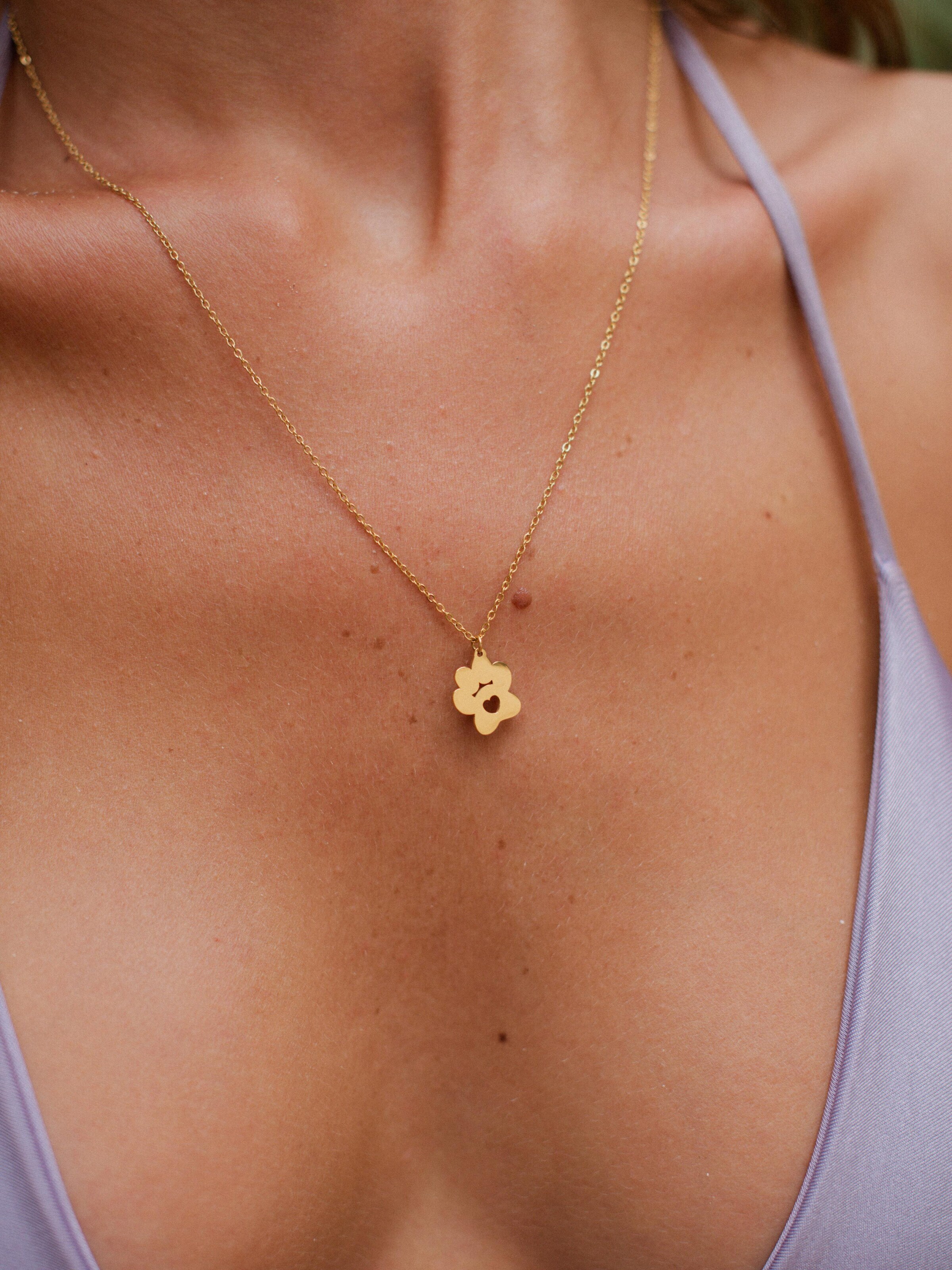 LUUK LIFESTYLE Necklace in Gold: front