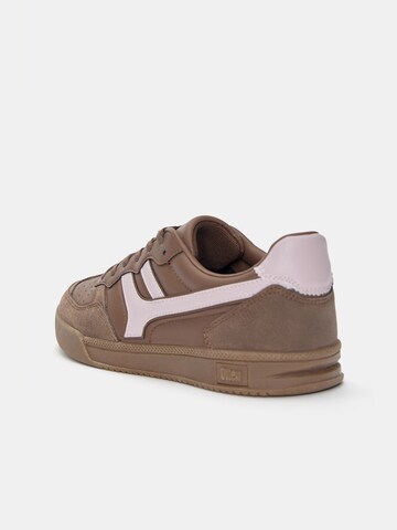 Sneaker bassa di Pull&Bear in marrone
