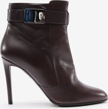 Dior Dress Boots in 40 in Brown: front