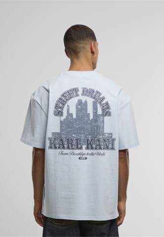 T-Shirt Karl Kani en bleu : devant