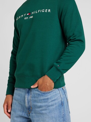 TOMMY HILFIGER Sweatshirt in Grün