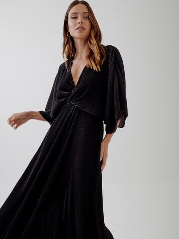 Tussah Kleid 'OCTAVIA' in Schwarz