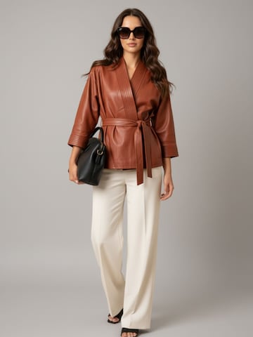 WEARABLE STORIES Blazers 'Kimono' in Bruin