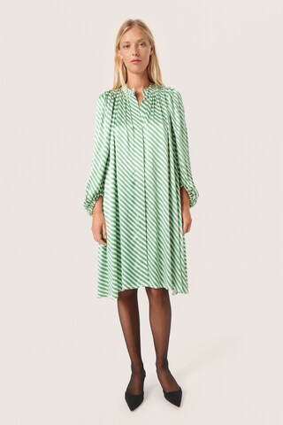 Robe 'Soho' SOAKED IN LUXURY en vert