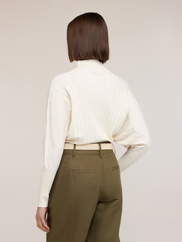 MOTIVI Sweater in White
