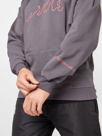 Grimey Sweatshirt 'SNOW FOX' in Grey