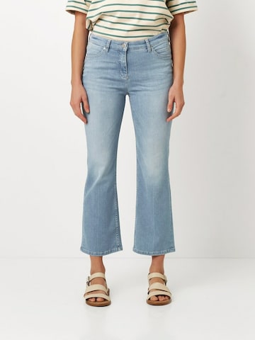 TONI Flared Jeans in Blue: front
