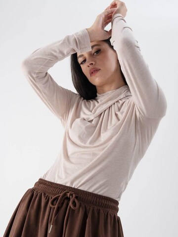 MND Bluse‌ in Beige